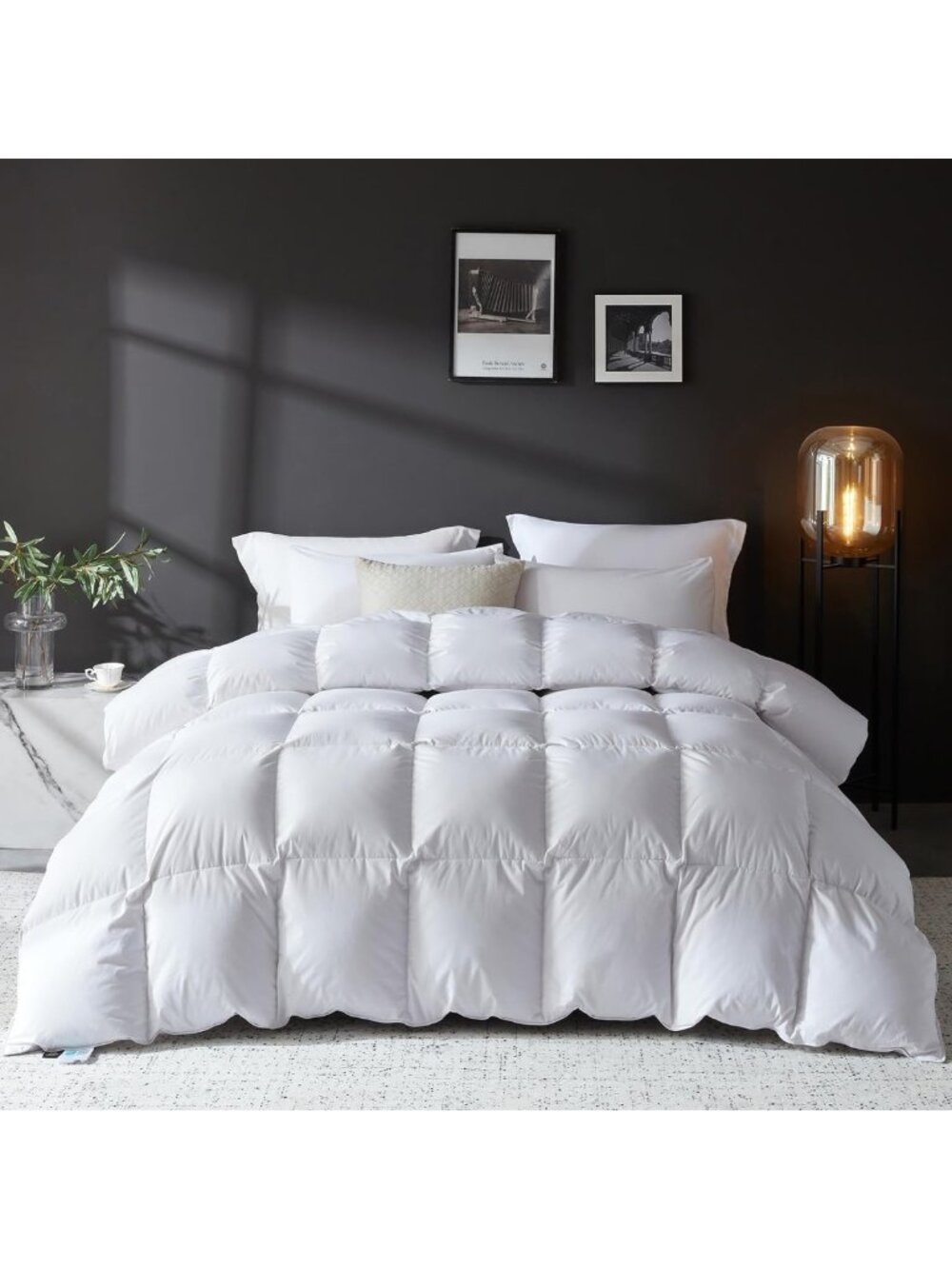 Oversized White Goose Down Comforter, All-Season Soft & Cozy Queen Bedding
